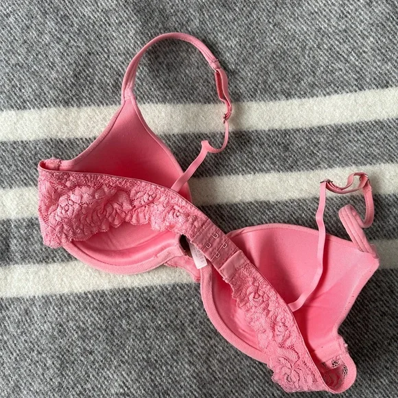 *Sentiments Pink Lace Bra - Picture 5 of 5